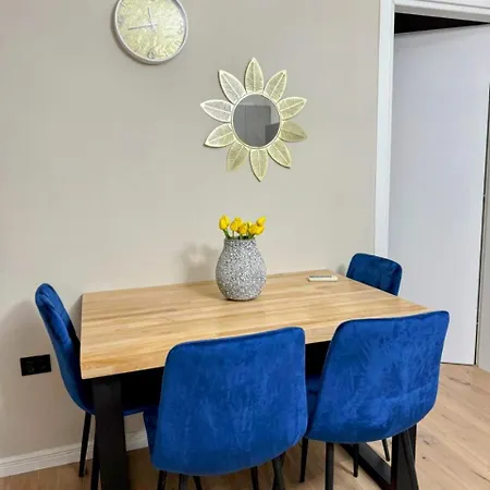 Apartment Eta Modern And Cozy - Near Delijorgji Tirana