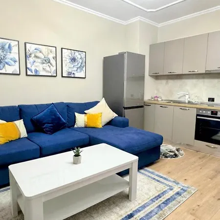 Eta Modern And Cozy - Near Delijorgji Apartment